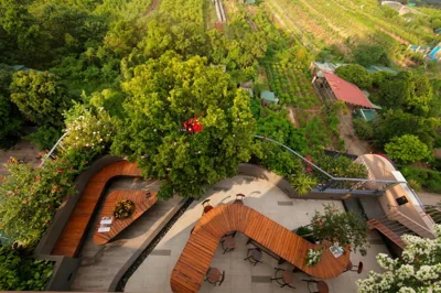 Deluxe tweepersoonskamer met balkon en bad — Hanoi Riverview Boutique Hotel & Apartment