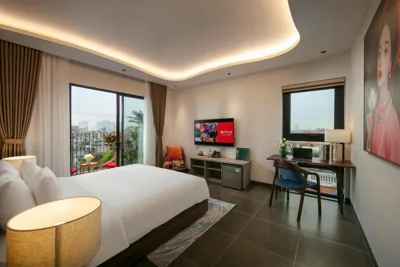 Junior Suite met balkon en bad — Hanoi Riverview Boutique Hotel & Apartment